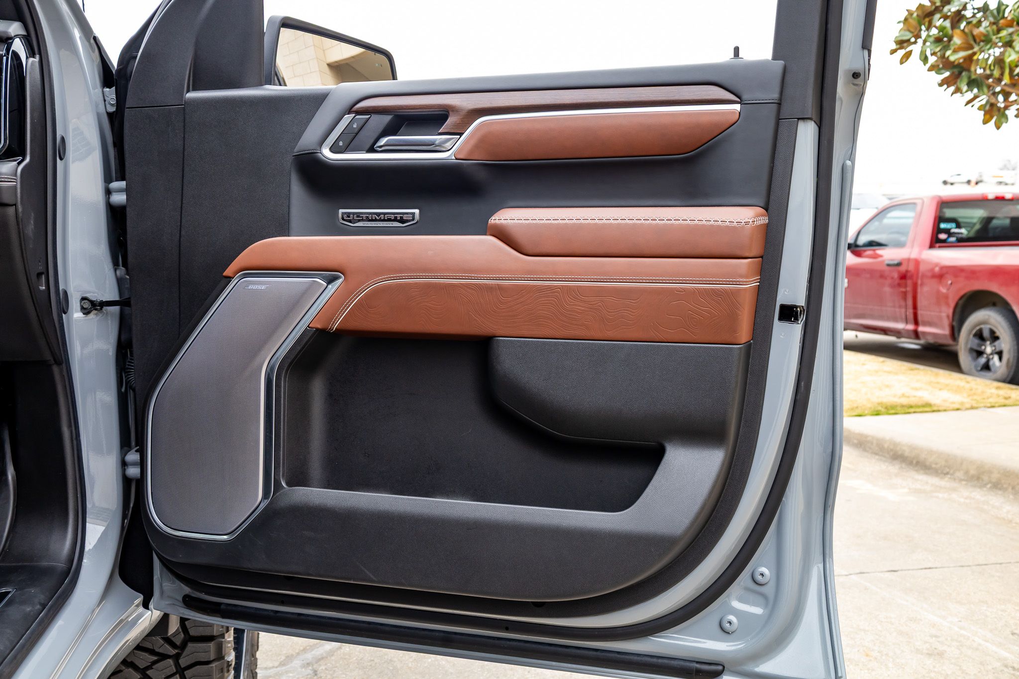 Gallery image 2 for 2017 GMC Yukon Denali